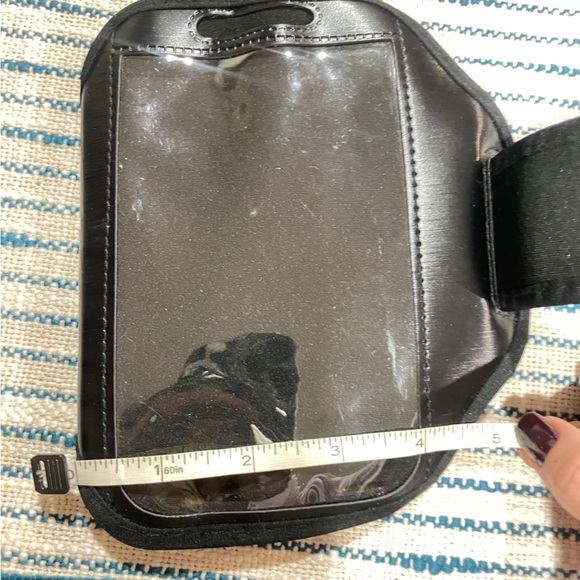 Running Armband Black for Workout - Picture 4 of 5